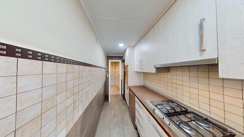 Foto d03bb9d8-eb62-45ef-805d-d5c92f993c18. Piso en calle carcagente 3 piso en caragente Villafranqueza en Alicante