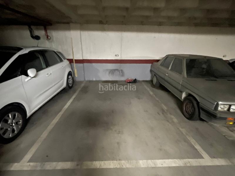 Foto f212d4a1-ee17-483f-aeab-4581e92c838e. Parking voiture dans Carolinas Altas Alicante