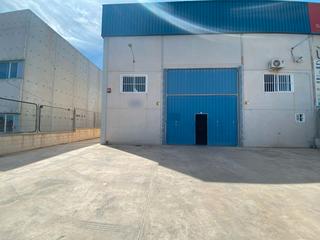 Nau industrial a Avinguda de lindústria 15. Nave avenida la industria