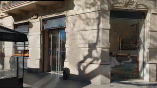 Traspàs Local Comercial a L´Antiga Esquerra de l´Eixample. Eixample excelente local en una de las mejores esquinas con gran