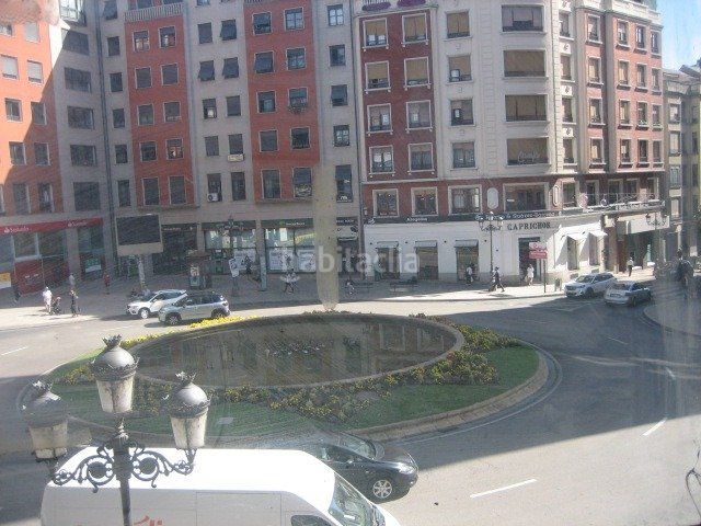 Foto 654703d9-b5d2-4ad6-8a82-58249e2c6db8. Büro in Centro Ponferrada