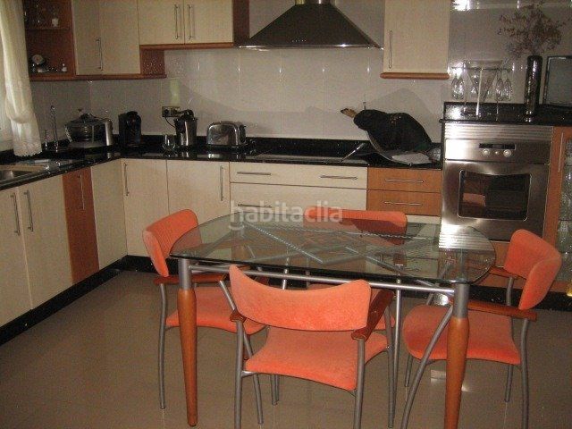 Foto 0adad9b0-0bf4-4f26-bfe2-3dafe2048275. Casa amb aparcament a Camponaraya