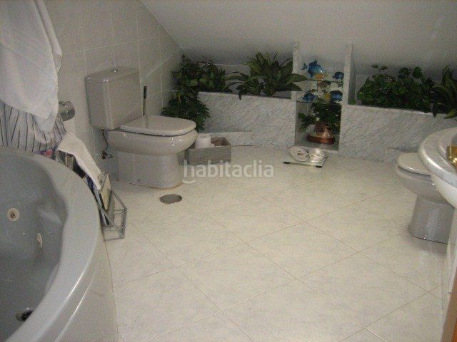 Foto d6fc0df7-29bc-4d7b-ac77-4e5f8fbe0824. Casa amb aparcament a Camponaraya