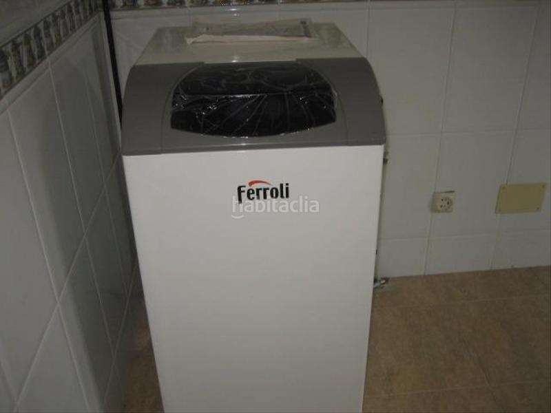 Foto 1b26938b-ee83-423f-8395-85b469994b65. Flat with heating in Cuatro Vientos Ponferrada