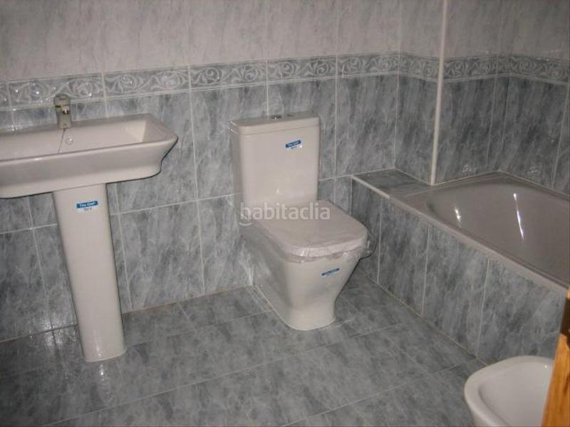 Foto 9e5dcdc0-55d7-44e0-bfa4-3f576c818c79. Flat with heating in Cuatro Vientos Ponferrada