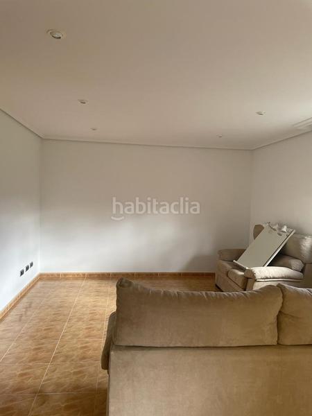 Foto 8e22983d-5181-44c2-80dd-a8d953c5674c. Casa aparellada amb calefacció aparcament a Carracedelo