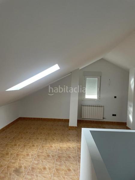 Foto 8e393c30-97b5-45b6-906e-119cf2772c22. Casa aparellada amb calefacció aparcament a Carracedelo