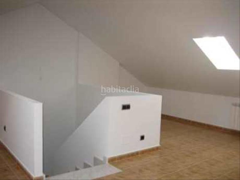 Foto 8f514df9-abc0-4a38-a9d2-5e931613585c. Casa aparellada amb calefacció aparcament a Carracedelo