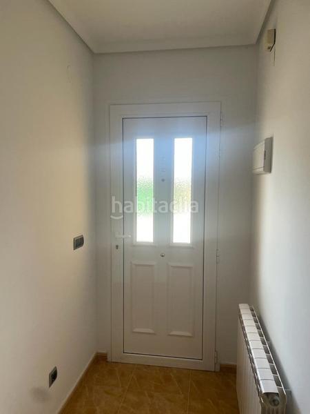 Foto a8be121d-691f-4679-8ad8-2da0c1c8c98a. Casa aparellada amb calefacció aparcament a Carracedelo