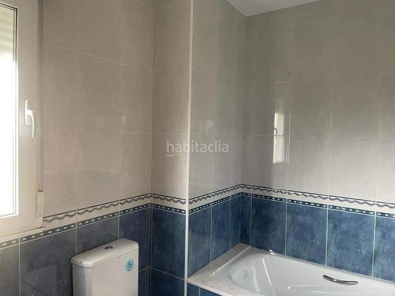 Foto a97acefe-67e3-475a-abef-cd473ed56728. Casa aparellada amb calefacció aparcament a Carracedelo