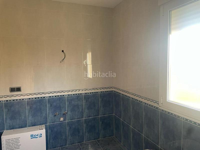 Foto b23c46dc-59cf-4054-887f-1e89c1ec26dc. Casa aparellada amb calefacció aparcament a Carracedelo