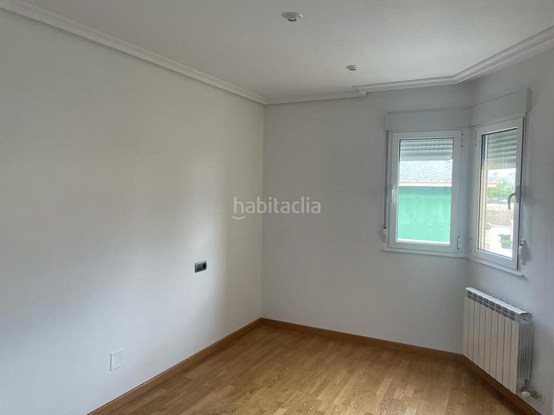 Foto e226ba3a-9d11-4c7d-8030-f89151b25b96. Casa aparellada amb calefacció aparcament a Carracedelo