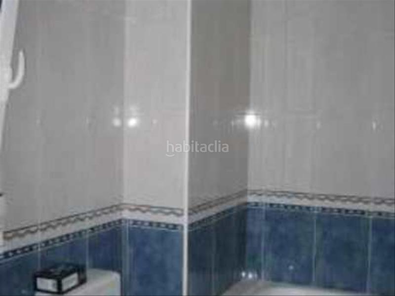 Foto f865a1cf-8140-463e-889b-e6b4c17f18db. Casa aparellada amb calefacció aparcament a Carracedelo