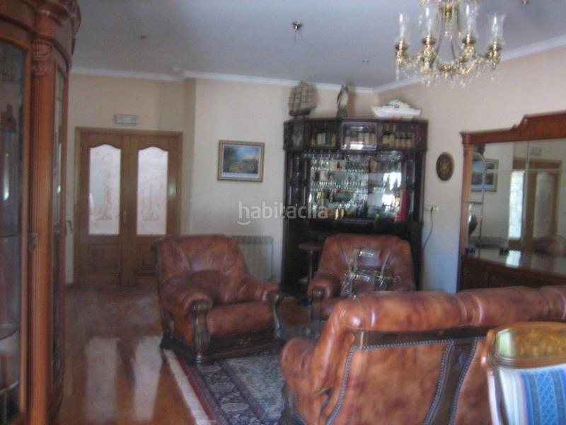 Foto 1847baa5-f54a-44bb-b3b1-ca18d54160e3. Haus mit parking in Cacabelos