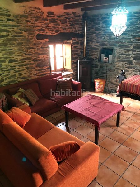 Foto c87ac458-4b61-4af9-9890-95f36f73afa9. Casa a Cubillos del Sil