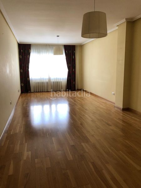 Foto 5d323152-746e-41a7-818a-3ff2230dfd53. Flat with heating parking in Centro Ponferrada