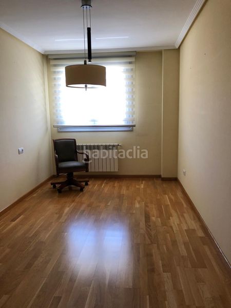 Foto b77c65f0-fe52-4a41-a69e-3f1c30692651. Flat with heating parking in Centro Ponferrada