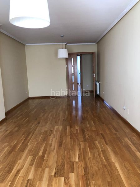 Foto dc8e4bd6-8d67-43c8-b220-861ee7022dca. Flat with heating parking in Centro Ponferrada
