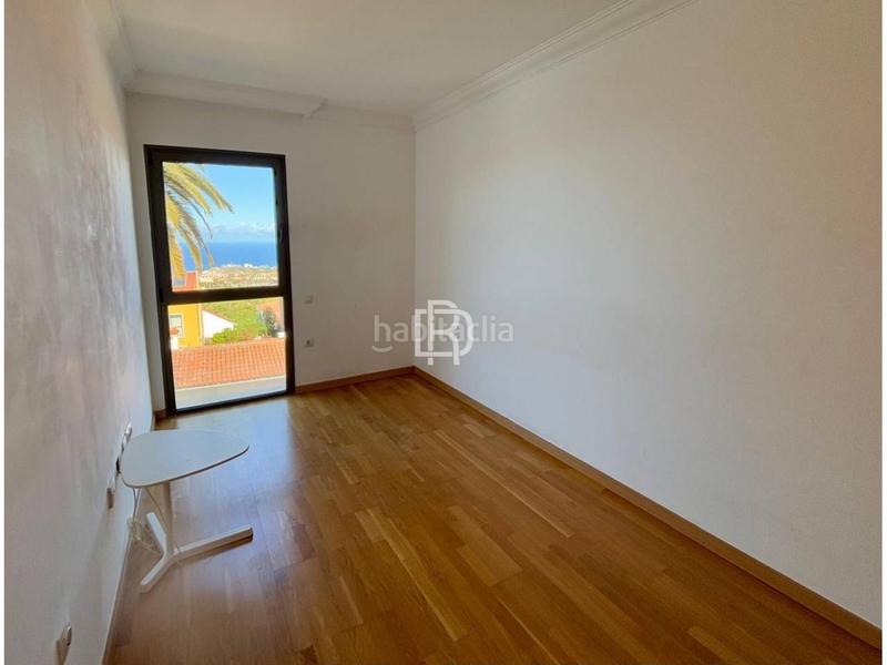 Foto 423e6d44-7015-4ce5-985a-d0de1d3ae316. Maison jumelée dans general la luz 1 dans La Perdoma - San Antonio - Benijos Orotava (La)