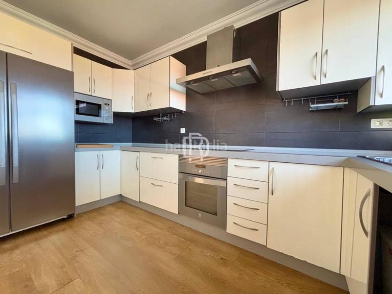 Foto b71d6a23-3c53-43f6-b17d-b0434473ea90. Maison jumelée dans general la luz 1 dans La Perdoma - San Antonio - Benijos Orotava (La)