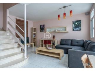 Duplex in Provincial 191. Luminoso duplex de tres alturas en cuesta la villa, santa ursula