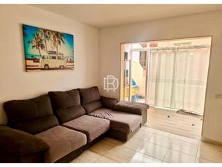 Appartamento  Vista alegre. Excelente y amplio piso con balcon en la victoria