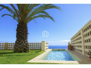 Rent Chalet  Calle taoro. Se alquila chalet de 5 habitaciones con piscina en humboldt