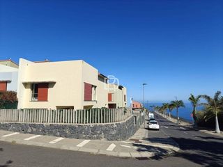 Affitto Casa  Avenida pesqueros. Chalet con piscina propia en la quinta