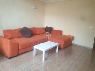Miete Etagenwohnung  Avenida canarias. Amplio piso de 3 habitaciones en los realejos