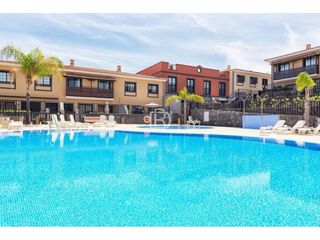 Rent Chalet  Avenida pesqueros. Perfecta casa adosada en la quinta.