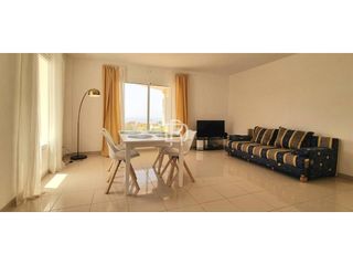 Location Appartement à Calle higuerita 1. Piso de 2 habitaciones con terraza privada, jardín y plaza de ga