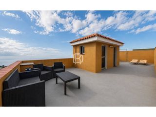 Haus  Calle lomo de los ajos. Amplia vivienda de tres plantas con terrazas y multiples posibil