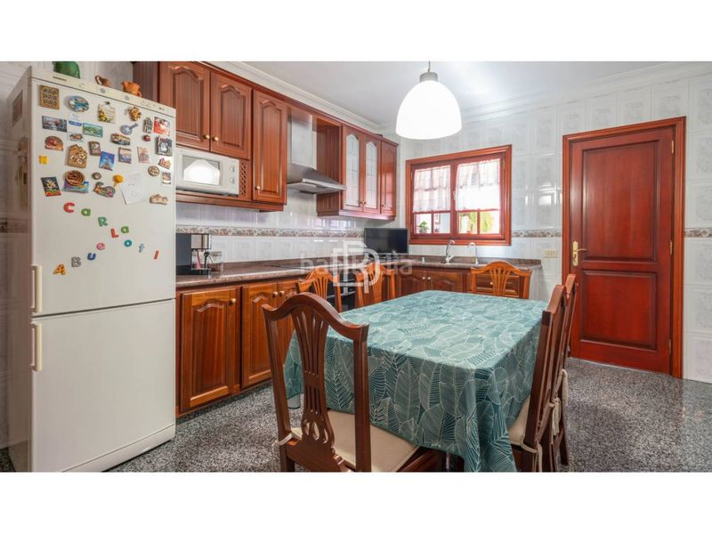 Foto 4a04d181-da81-4263-bda3-168509429f6f. Casa adossada amb aparcament a Centro Orotava (La)