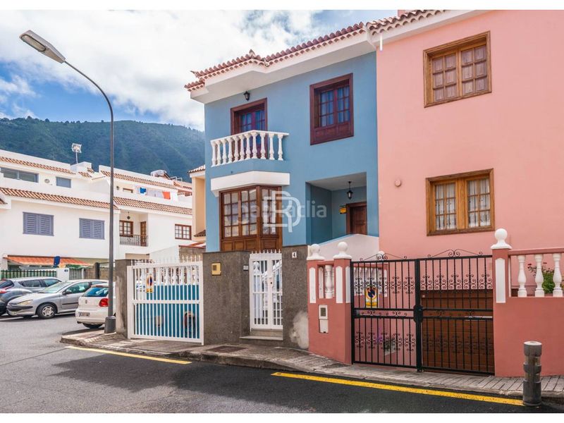 Foto 5689b18e-443a-41d5-89b0-586a58dd24e9. Casa adossada amb aparcament a Centro Orotava (La)