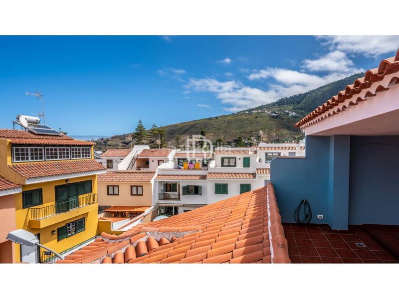 Foto 8ef71dda-eb86-4172-9e5b-2eb9b0e2f8d9. Casa adossada amb aparcament a Centro Orotava (La)