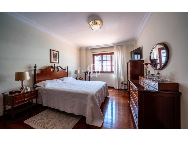 Foto c9f8f5c3-5d9e-41a7-ba4c-2a794c70f70e. Casa adossada amb aparcament a Centro Orotava (La)