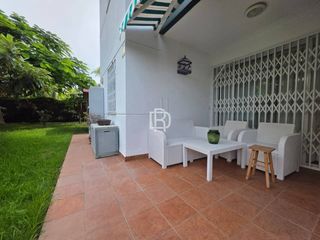 Alquiler Piso  Calle rector benito rodr�guez r�os. Exclusivo bajo con gran jard�n privado y piscina en el bot�nico