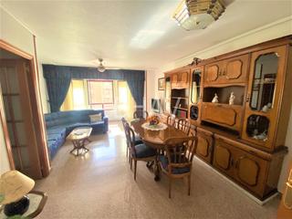 Rent Flat in Altozano - Conde Lumiares. Piso en alquiler en una urbanización.