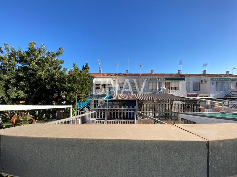 Foto dac25dd1-514e-4811-97eb-c90bd5a6d950. Casa adossada a Playa Tamarit-Playa Lissa Santa Pola