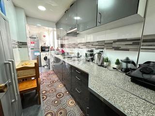 Pis a Carolinas Altas. Se vende piso en carolinas altas