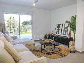 Apartament  Calle regalissia. Apartamento bajo de 2 dormitorios con terrazas, jardin y vistas