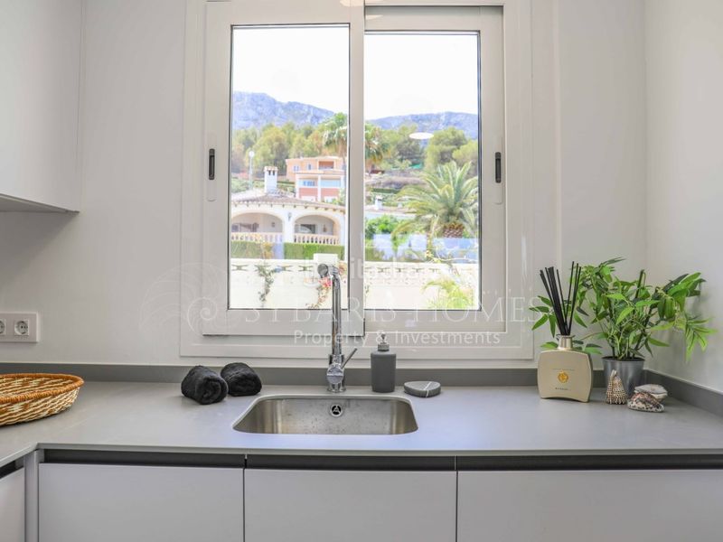 Foto 19fa9dca-20c8-43b3-ae6f-0253bb74bc69. Apartament amb aparcament piscina a El Montgó Dénia