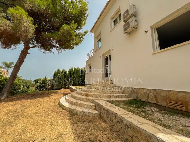 Foto db628286-a02a-4e90-92c5-d6de6c3d6107. Xalet amb aparcament piscina a El Montgó Dénia