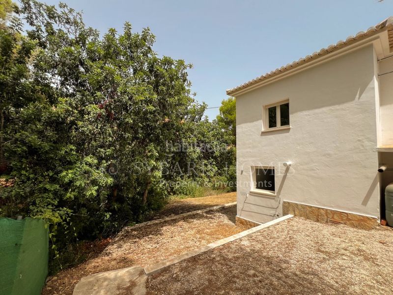 Foto f34a99b8-2656-438f-aea4-28d289f368d7. Xalet amb aparcament piscina a El Montgó Dénia