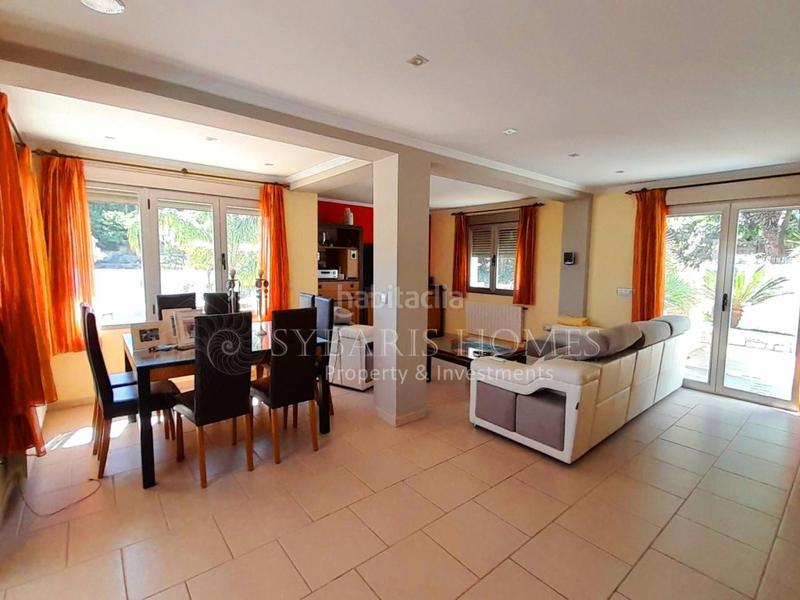 Foto e84cbc77-0eb4-4215-9a0f-7fe5e96a42cb. Chalet  con piscina vistas al mar en el montgo en Dénia