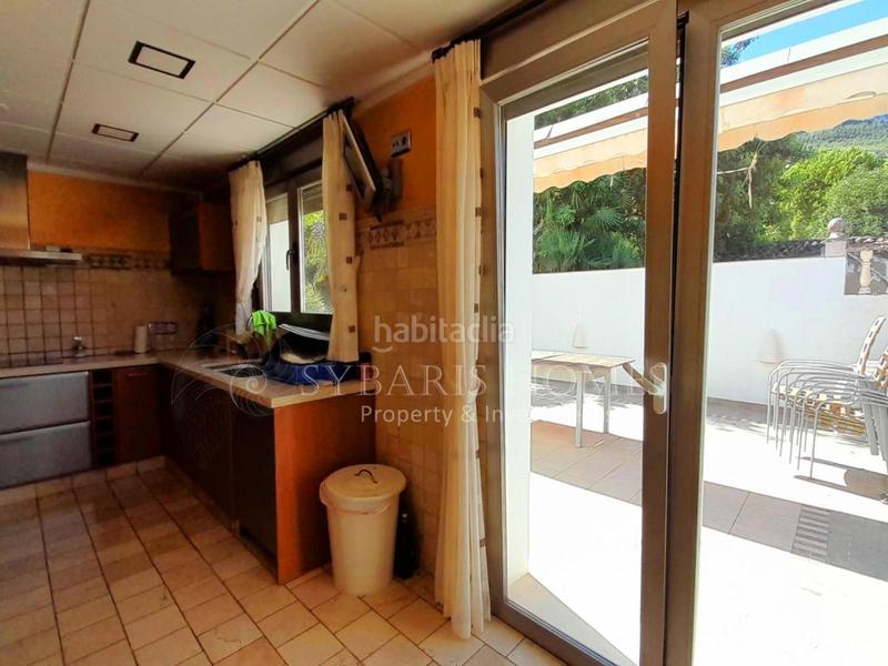 Foto ea0860bb-7654-435b-a4a1-e3450b80f440. Chalet  con piscina vistas al mar en el montgo en Dénia