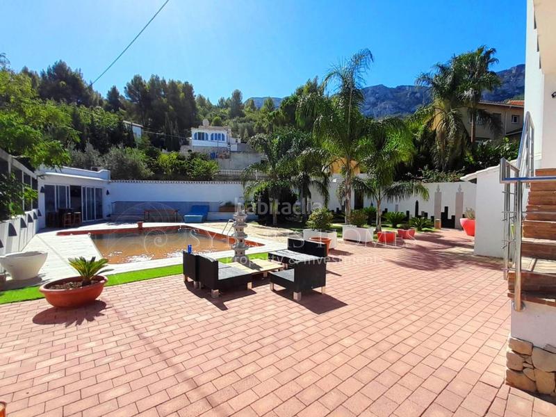 Foto ffceb4e7-a491-44d9-9dd3-eee5febff694. Chalet  con piscina vistas al mar en el montgo en Dénia