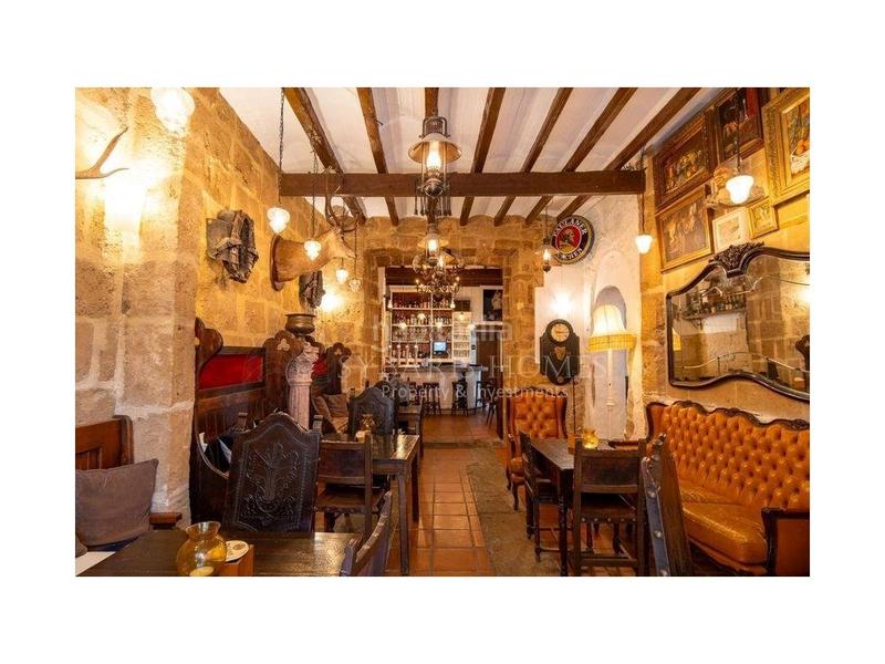 Foto b5c04946-9e1c-446c-845c-050861dbcba7. Local comercial venta de barrestaurant con posible hotel y vivienda independiente en el corazon de javea en Xàbia