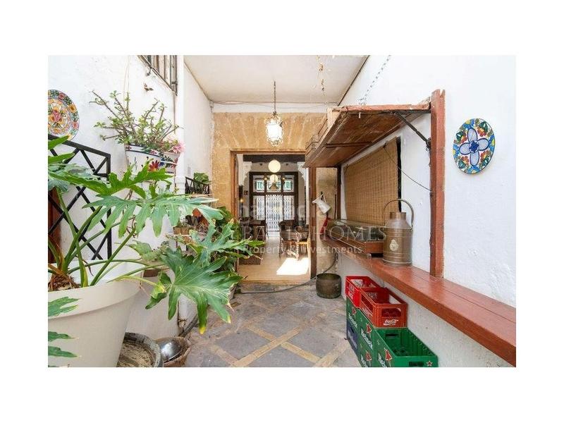 Foto e0fbc576-4edc-484b-8505-fdbccb0718c3. Local comercial venta de barrestaurant con posible hotel y vivienda independiente en el corazon de javea en Xàbia