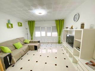 Apartament  N/a. Bajo de 3 dormitorios en zona centro de denia